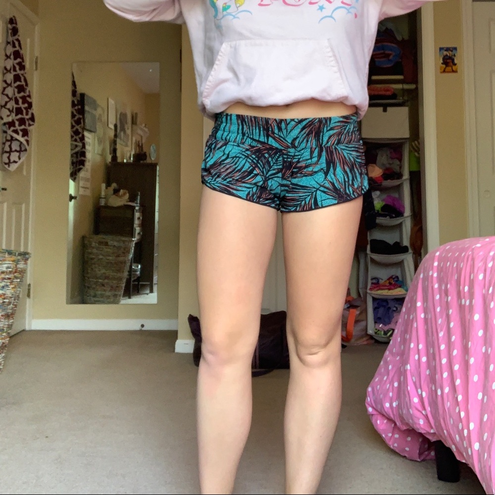 LULULEMON SURF SHORT SHORTS!